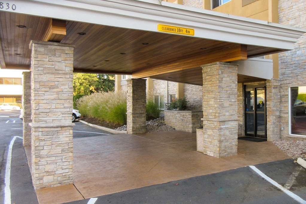 Comfort Inn & Suites Tigard Near Washington Square Eksteriør billede