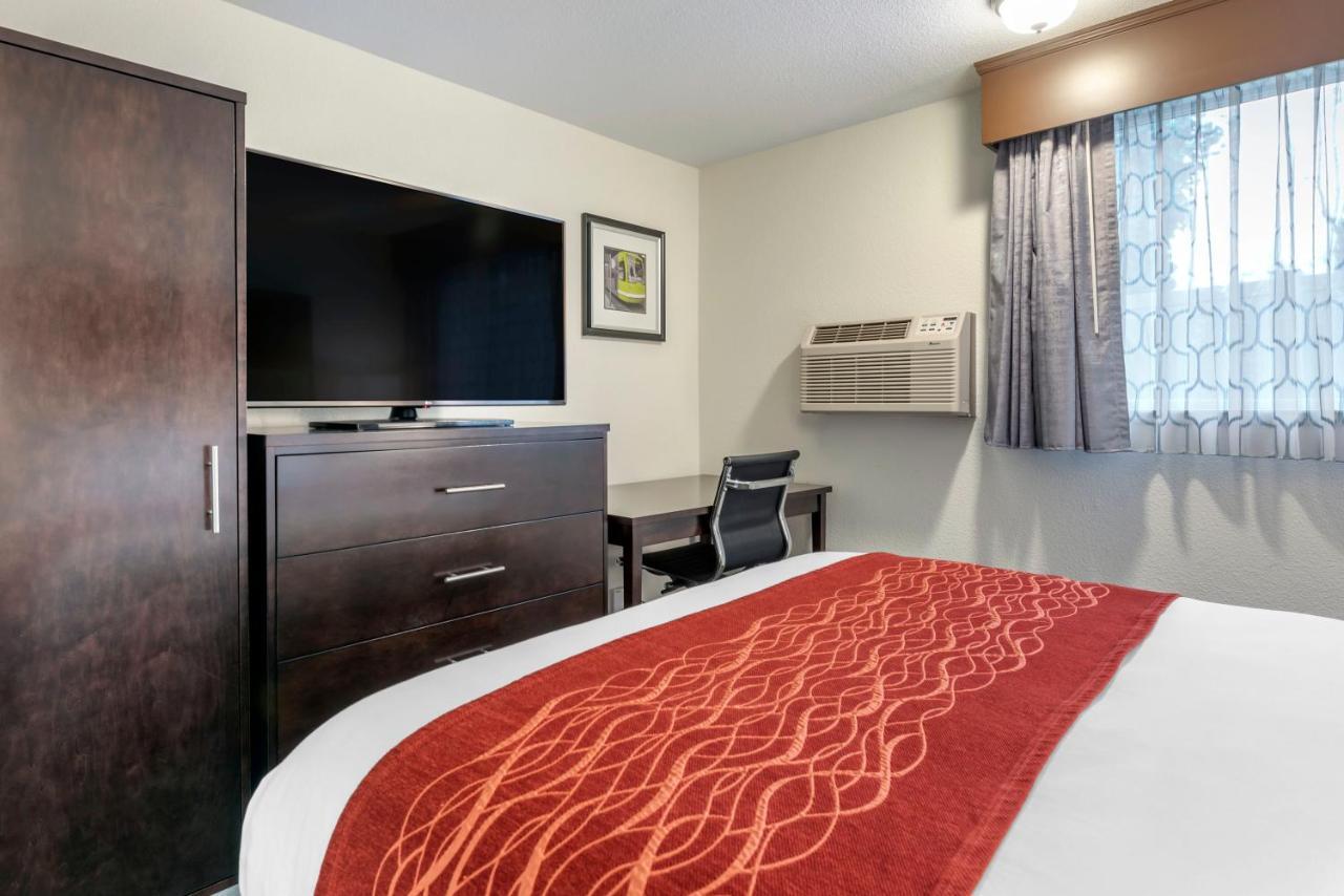 Comfort Inn & Suites Tigard Near Washington Square Eksteriør billede