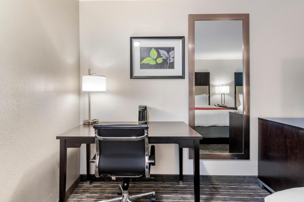 Comfort Inn & Suites Tigard Near Washington Square Eksteriør billede